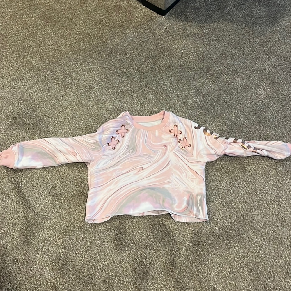 It is a sweatshirt cropped